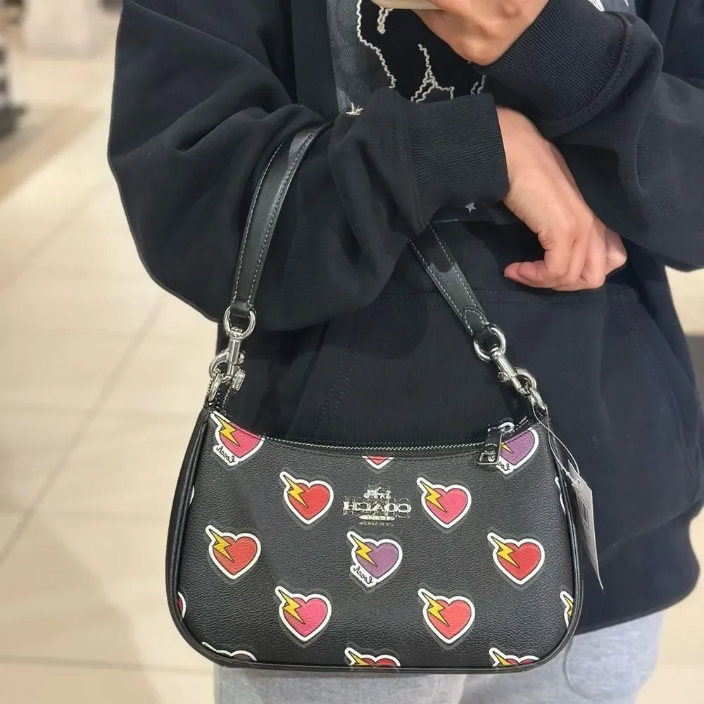 NWT Coach Teri Shoulder Bag With‎ Heart Bolt Print